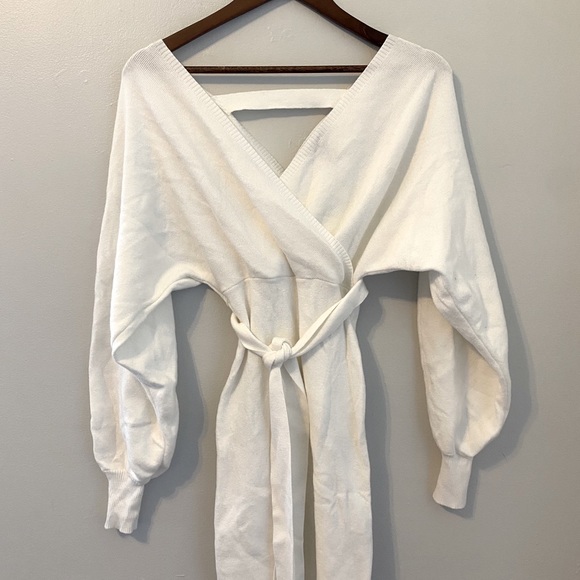 Forever 21 Dresses & Skirts - White Fitted Dress